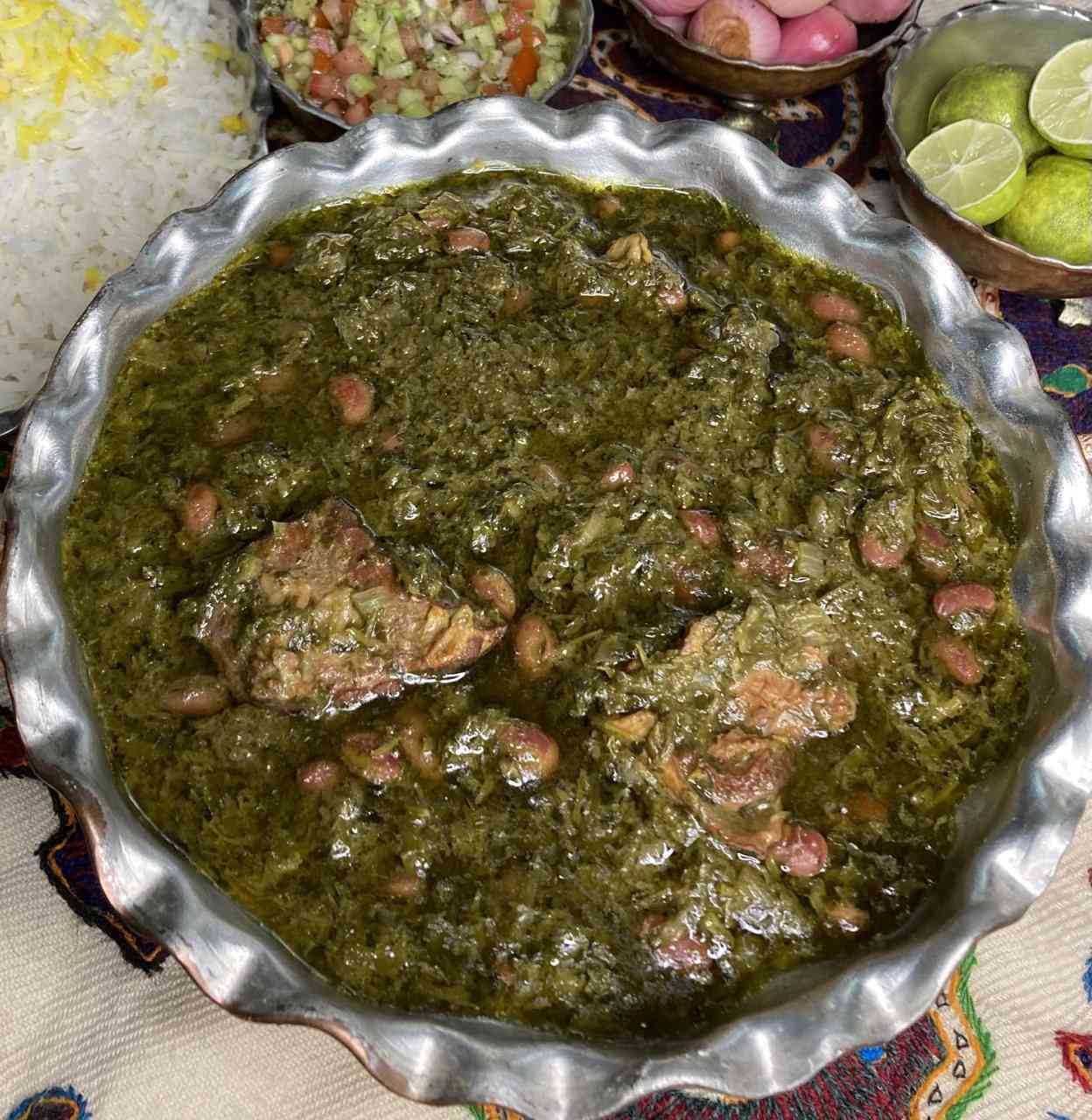 طرز تهیه قورمه سبزی نذری مرحله 4 